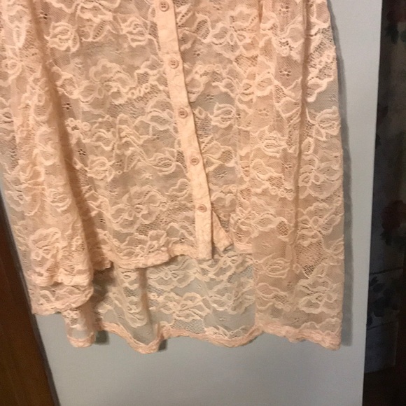 High-low pink lace top - Picture 3 of 3